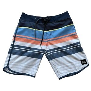 Quicksilver Eye Scallop 20" Men’s Boardshort  Shorts Swim Trunks